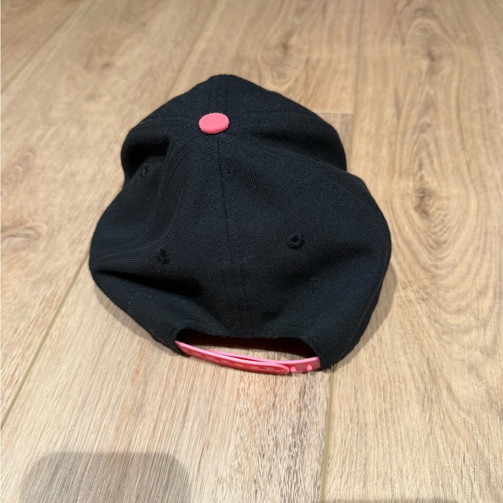 Black and Pink LA Cap - Picture 2 of 3